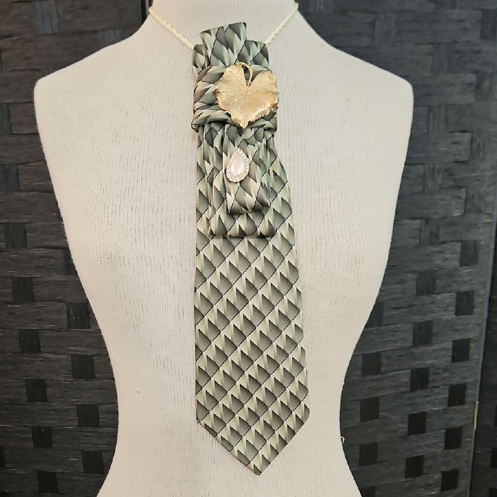 Elegant Silk Geometric Patterned Statement Neckla… - image 1